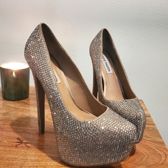 Video Listing - Pewter Crystal Platform Steve Madden Heels - Picture 6 of 6